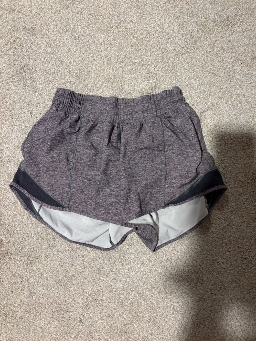 SOLD Lululemon 2.5” hotty hot shorts